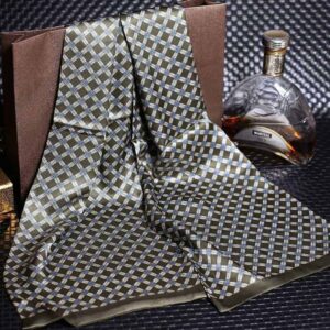 Silk scarves, satin scarves—enhancing the charm of army green