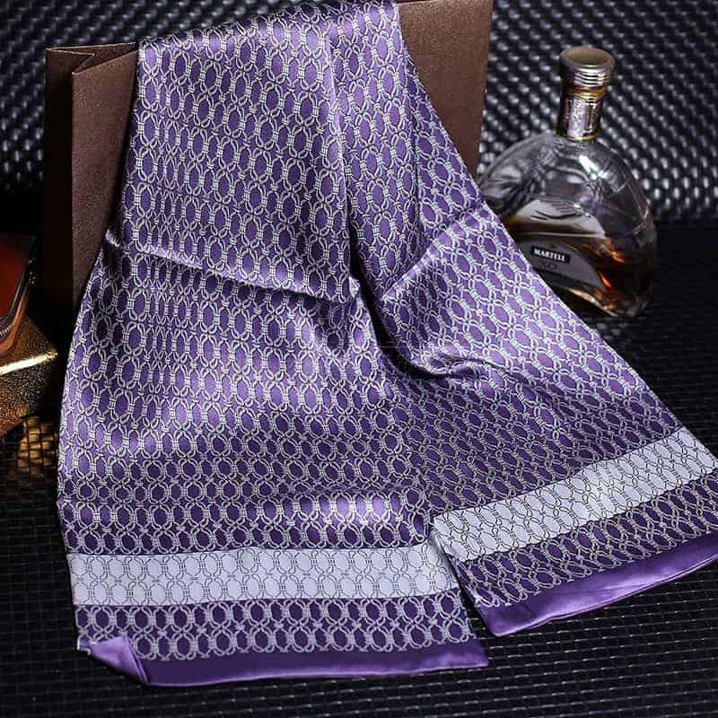 Écharpe en soie, écharpe en satin, tempérament aristocratique violet