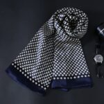 Écharpe en soie femmes ou hommes, écharpe en satin, fleur de prune