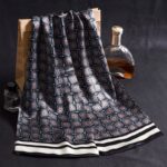 Echarpe-en-soie-echarpe-en-satin-gentilhomme-noir