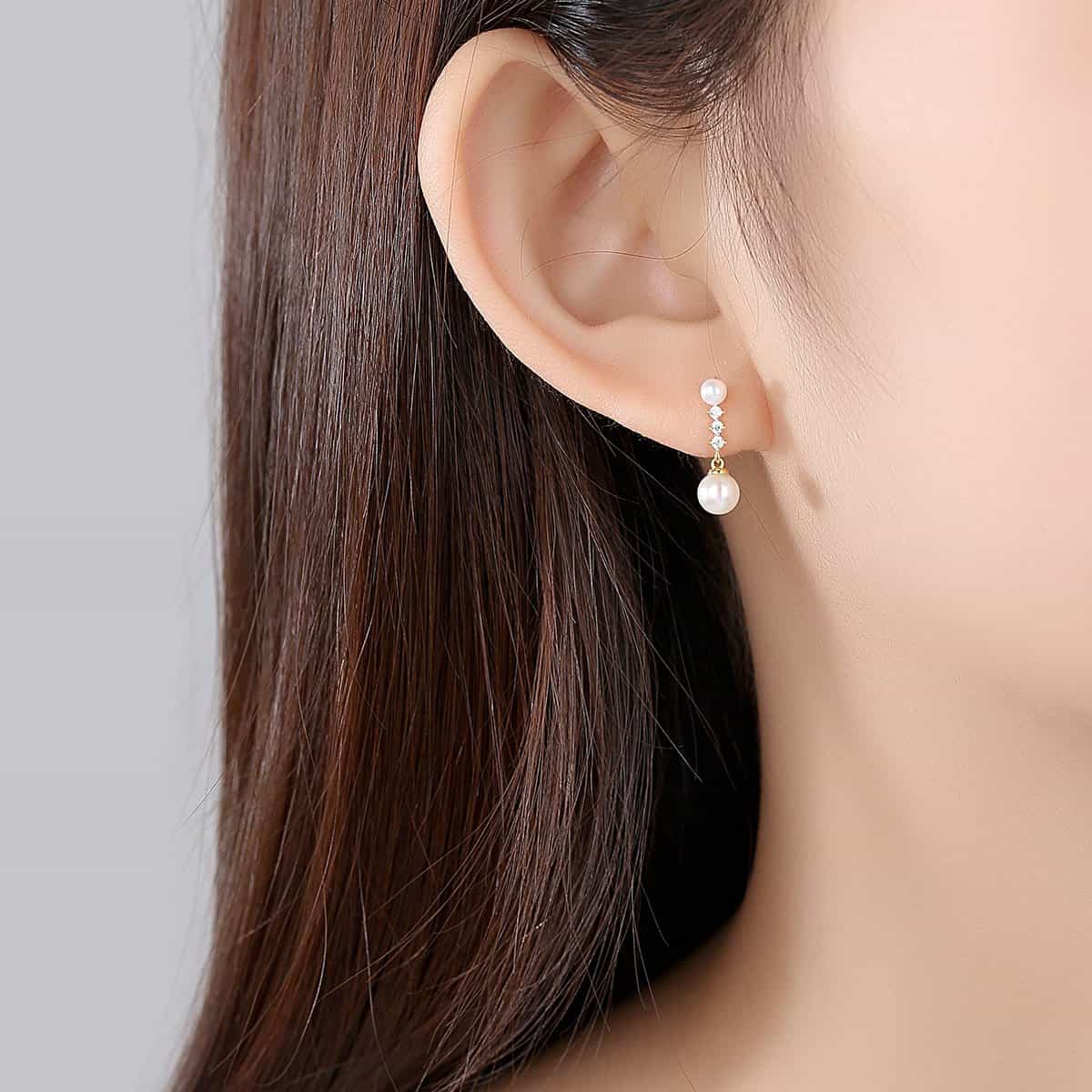 Boucles-doreilles-en-or-14K-incrustees-de-perles.E14055-demo-02.jpg