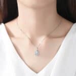 Collier-en-argent-incruste-3A-zircon-design-en-forme-de-goutte.-SN0140-demo-02.jpg