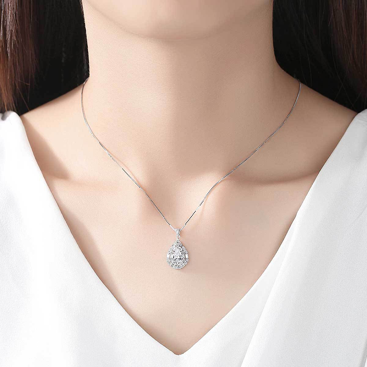 Collier-en-argent-incruste-3A-zircon-design-en-forme-de-goutte.-SN0140-demo-02.jpg
