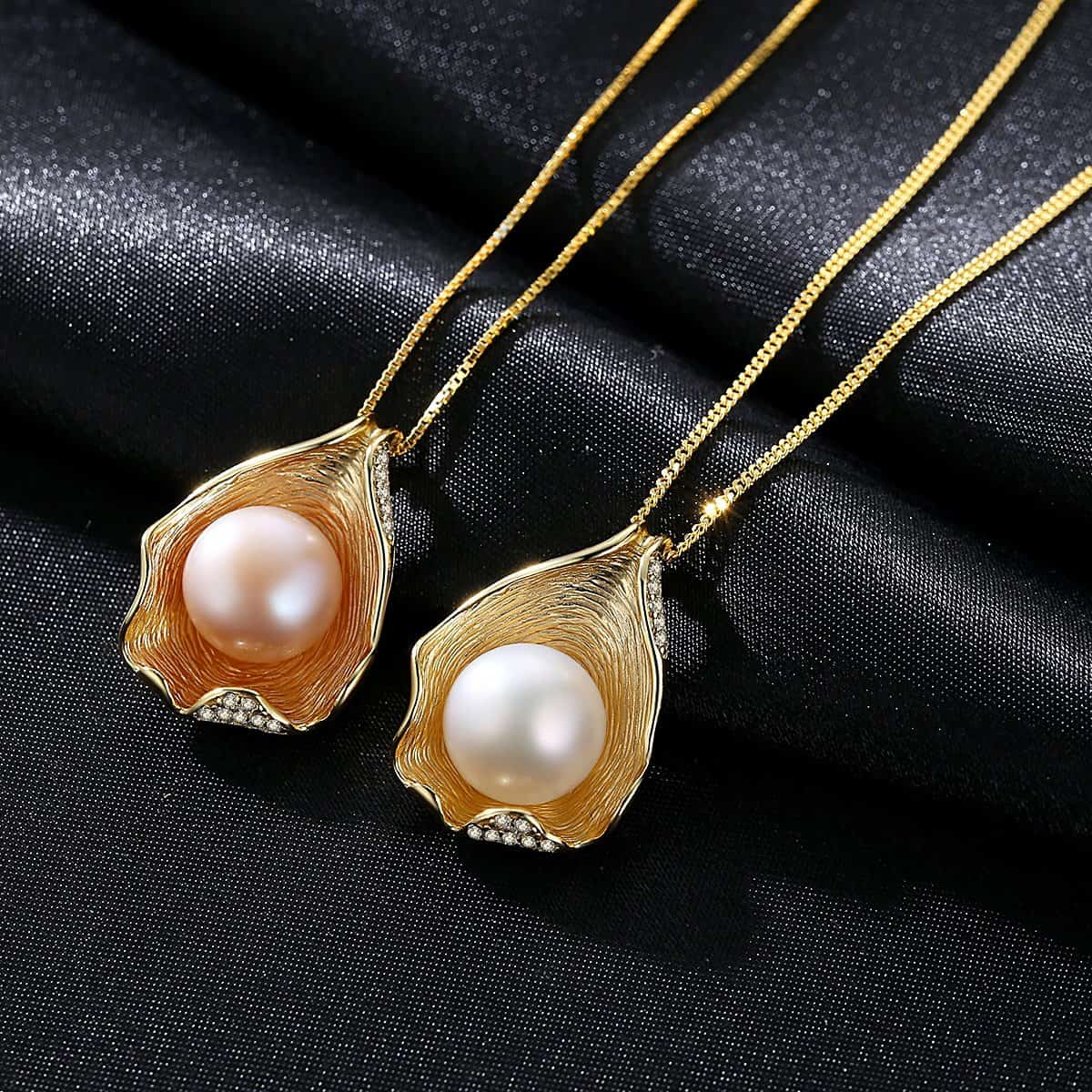 Collier-en-perles-dargent-galvanise-18K.-Design-coquille.-FN0018-demo-02.jpg
