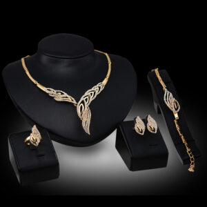Ensemble-bijoux-en-alliage-quatre-pieces-61154031.jpg