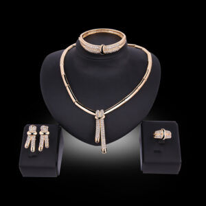 Ensemble-bijoux-en-cristal-plaque-or-61164324.jpg