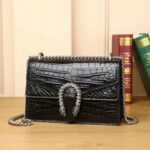 Sac à bandoulière en cuir véritable pour femme, motif crocodile Motif du ventre de Dionysos noir