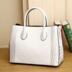 Sac cuir femme motif crocodile, grande capacité 8108 blanc