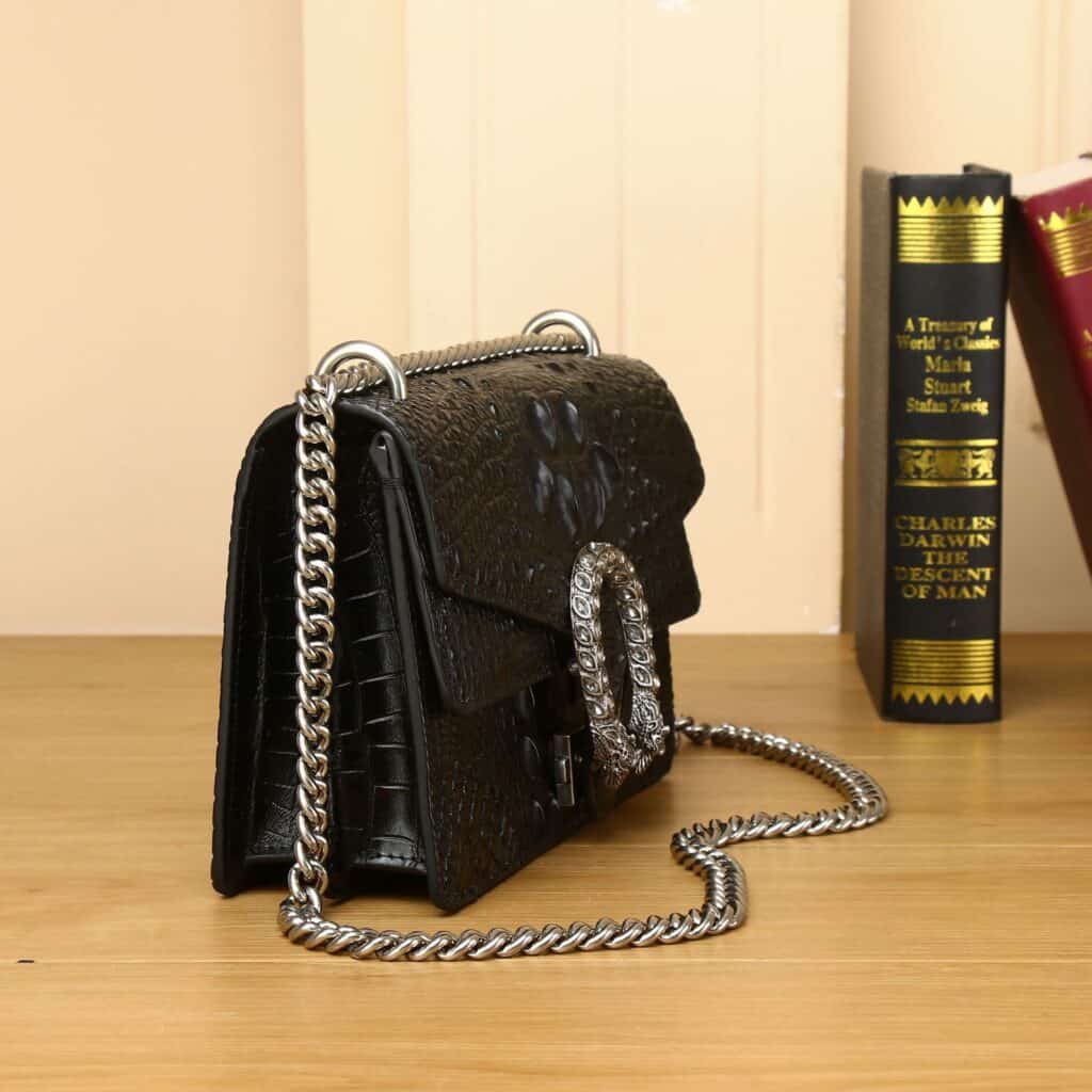 Women's leather bag with crocodile pattern. Small chain bag Os de Bacchus demo 01