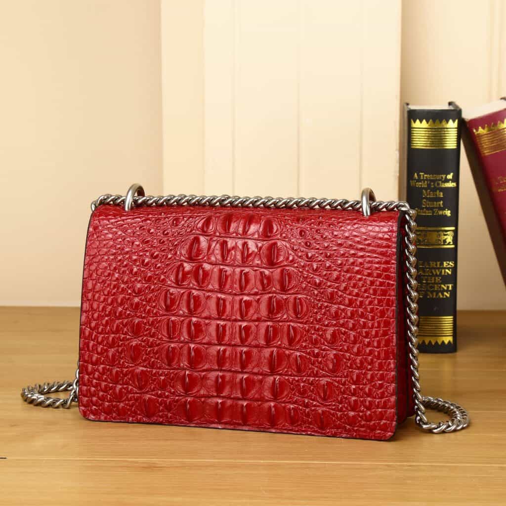 Women's leather bag with crocodile pattern. Small chain bag Os de Bacchus demo 07