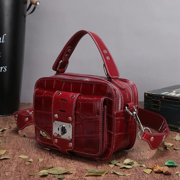 Sac à main cuir femmes, sac à bandoulière, style sauvage. A908 rouge 2