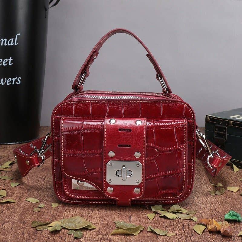 Sac à main cuir femmes, sac à bandoulière, style sauvage. A908 rouge