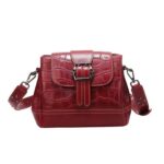 Sac à main en cuir femmes, sac en bandoulière en cuir de vachette. A649 rouge vin
