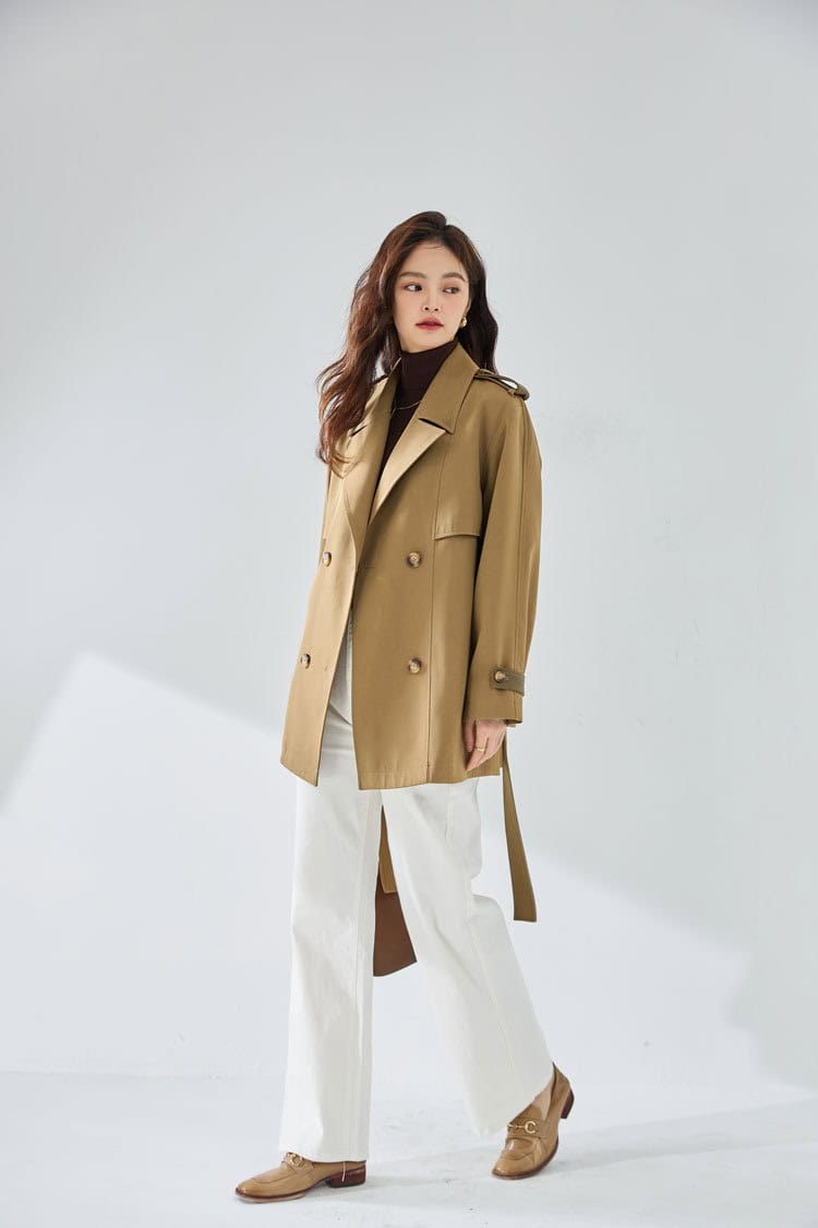 Short, elegant windbreaker coat with leather sleeves 23108 demo 09