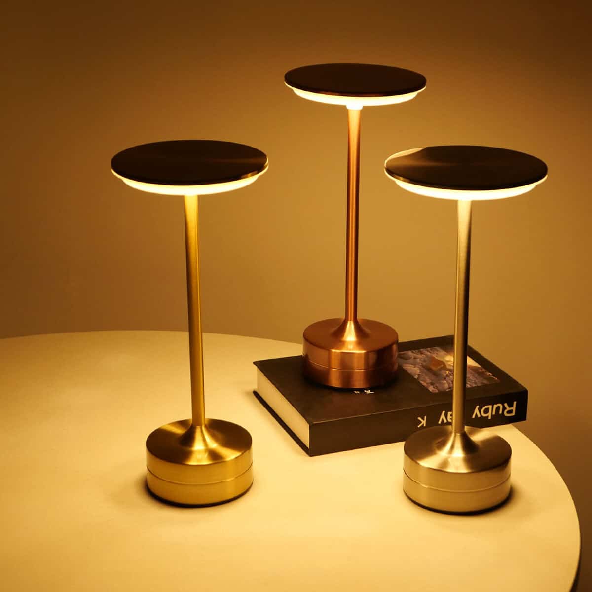 Lampe de table décorative tactile à induction en forme de I Demo 07