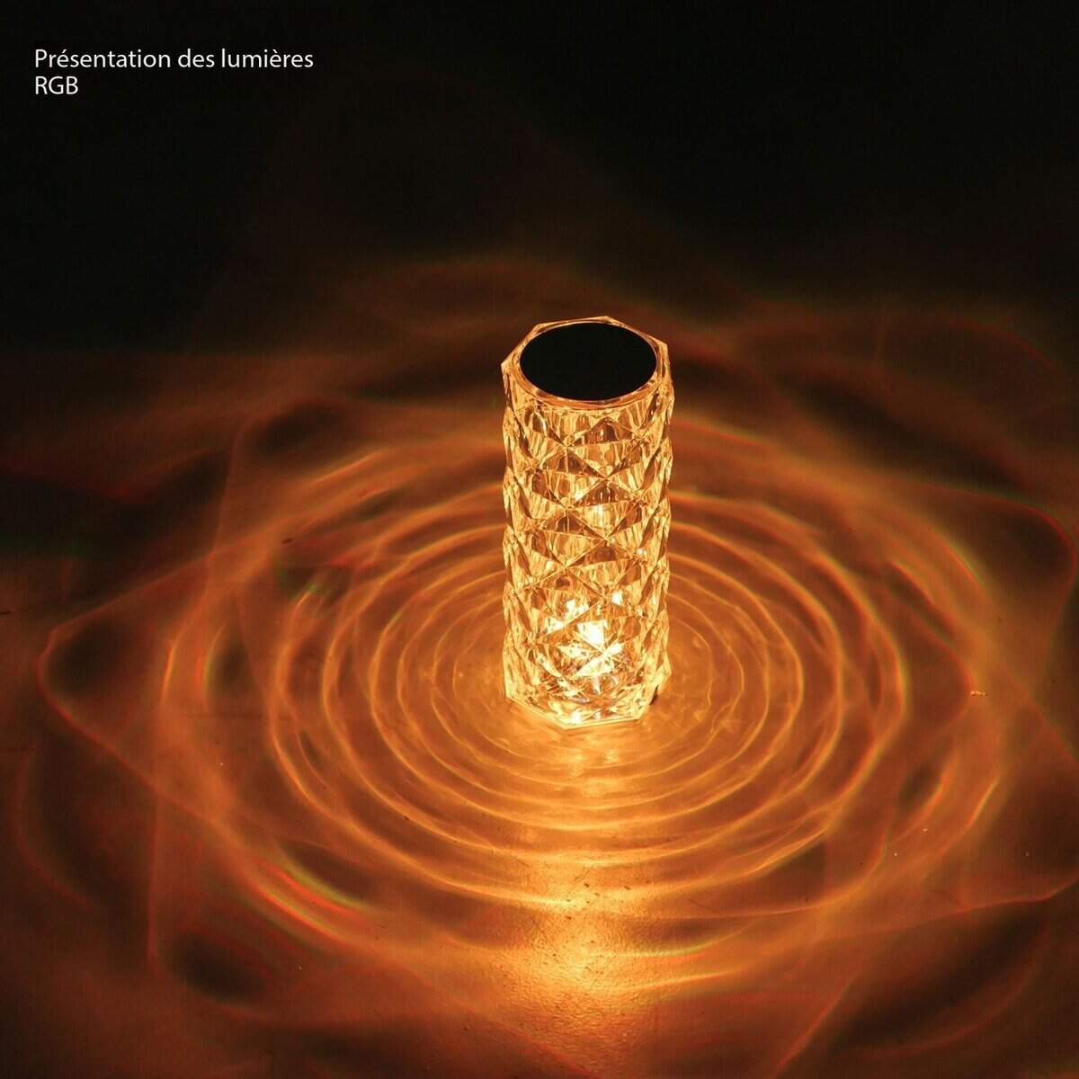 1. Lampe en verre artisanale avec lumière chaude et effets lumineux hypnotiques.