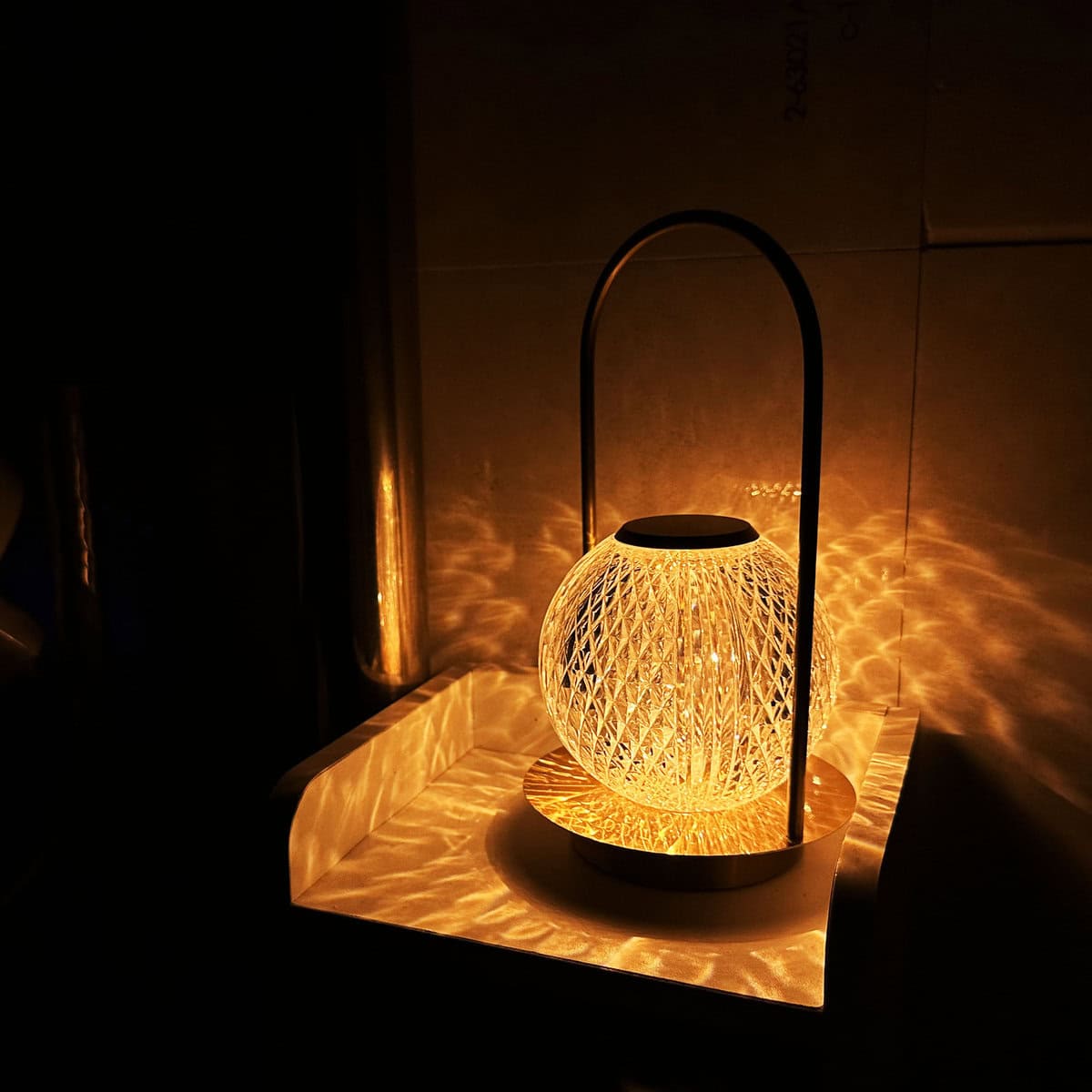 Lampe décorative de table portable en métal, design créatif Portatif n° 5 Demo 010