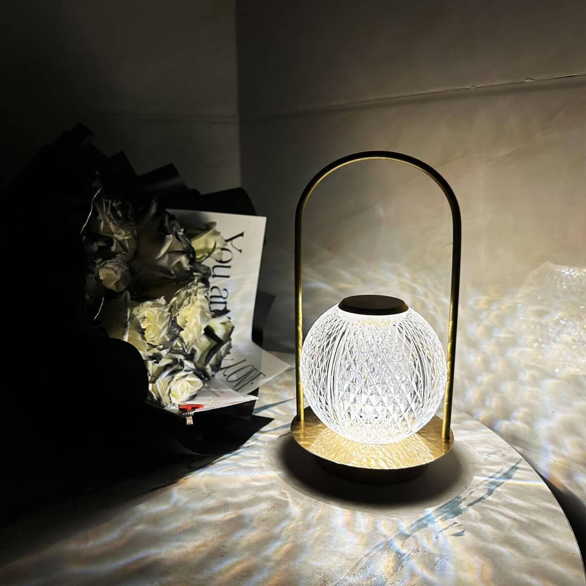Lampe décorative de table portable en métal, design créatif Portatif n° 5 Demo 011