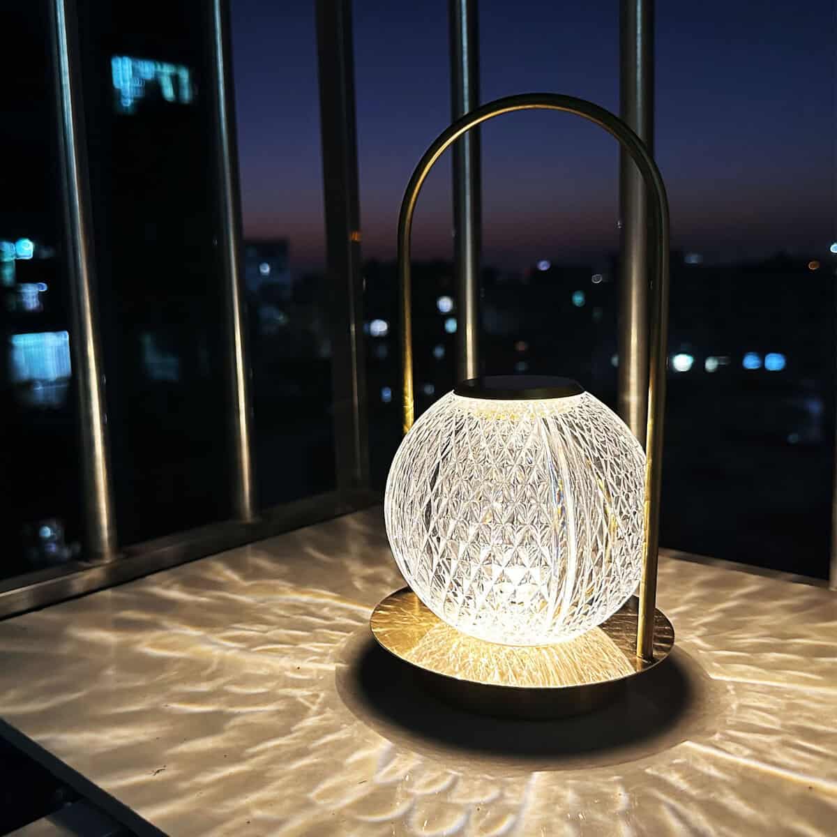 Lampe décorative de table portable en métal, design créatif Portatif n° 5 Demo 012