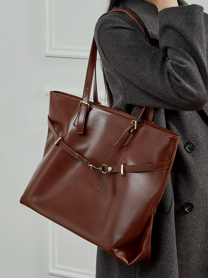 Sac en cuir fourre-tout femme. Sac en cuir tanné 3232-01 Sac en cuir fourre-tout femme. Sac en cuir tanné 3232-01