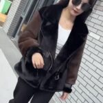 Veste en fourrure femmes, haut de gamme, mi- longue A6869 Couleur brune